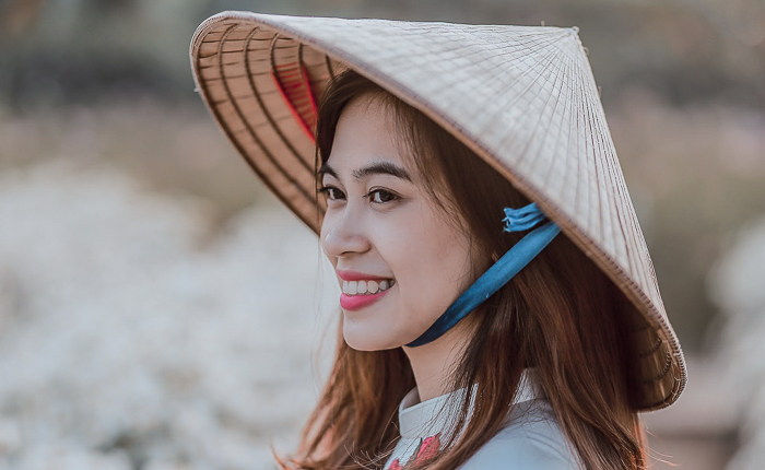 Souvenirs in Vietnam: the iconic conical hat - Non La