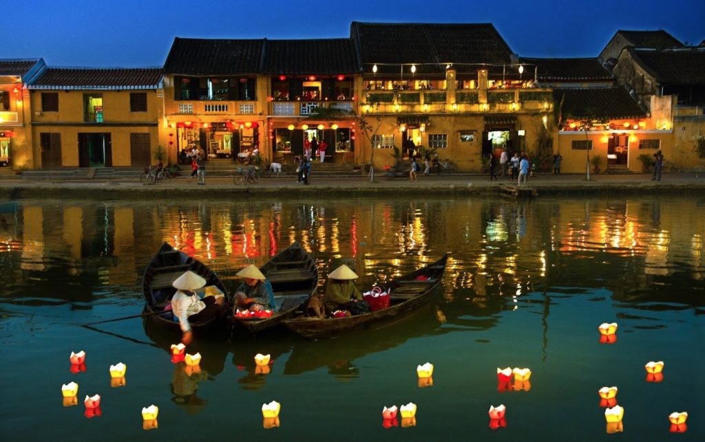 boat ride at night things to do in Hoi an
