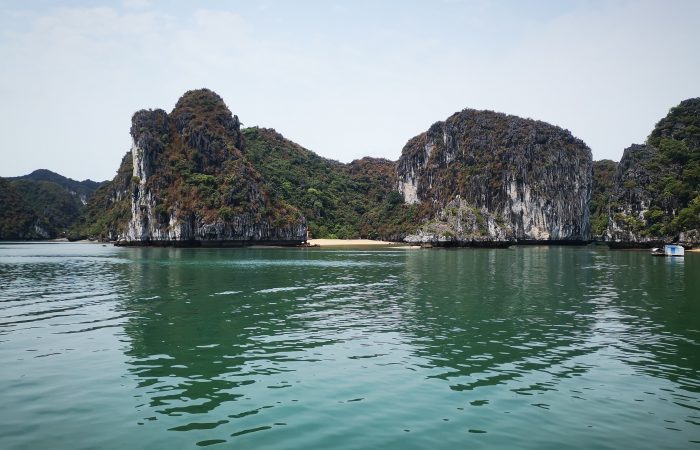 halong bay- most beautiful places in vietnam