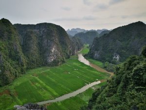 laying dragon in ninh binh is one ofthe most beautiful places in vietnam