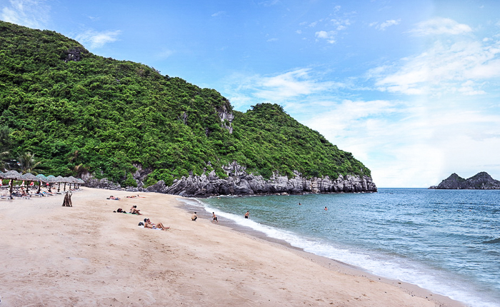 cat ba island beach