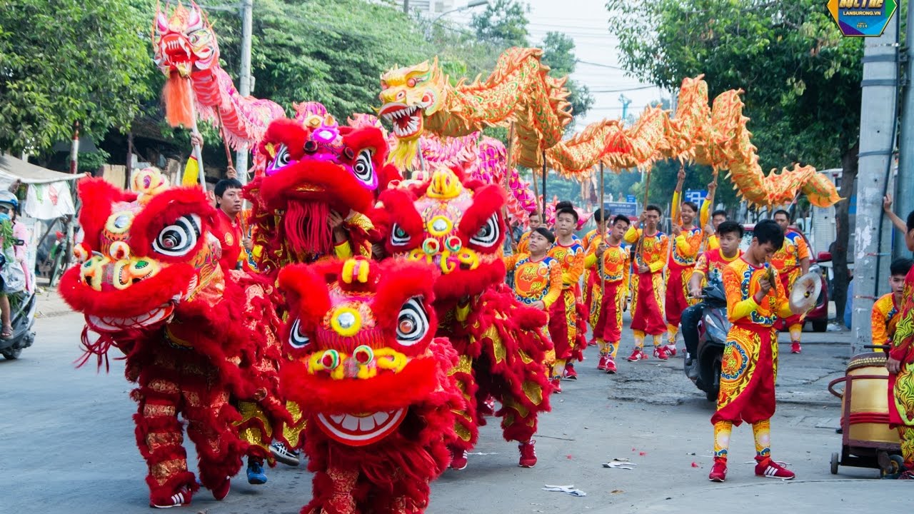 Street lion dances in Mid-autumn festival in Vietnam